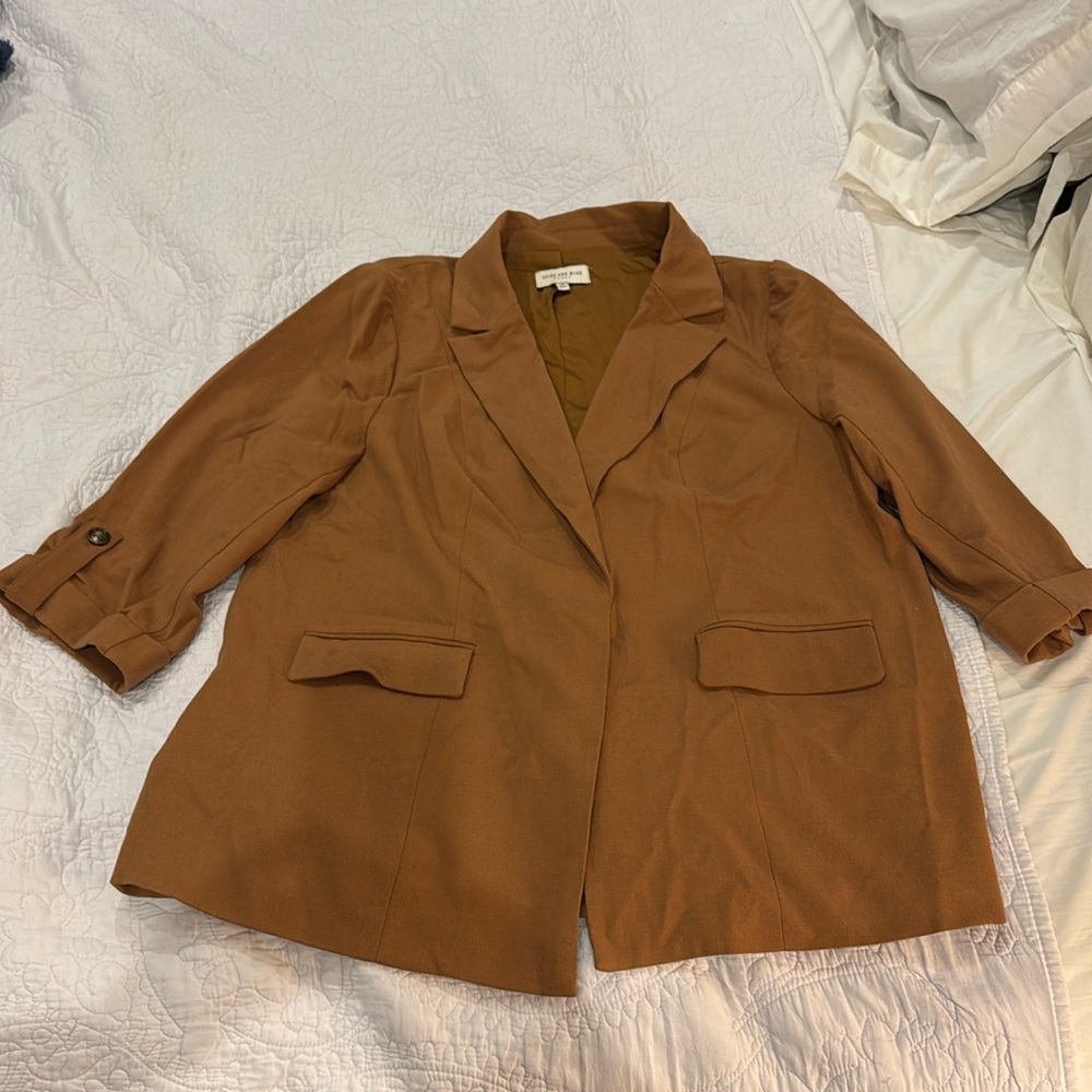 NWOT 1x Curvy Blazer